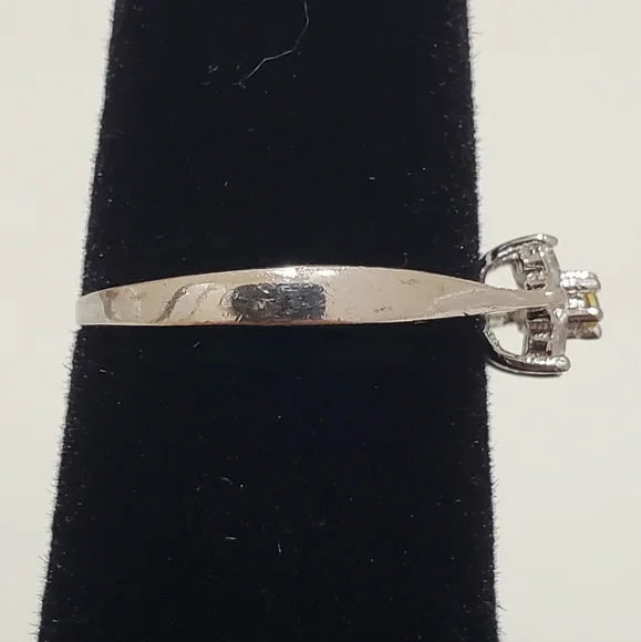 Citrine‎ & Simulated Diamond Flower Sterling Silver Ring - Picture 2 of 6